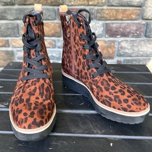 Dr. Scholl’s LOCAL boot in leopard print sz7